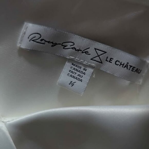 Modern Flattering Ivory Bridal Gown - Picture 7 of 10